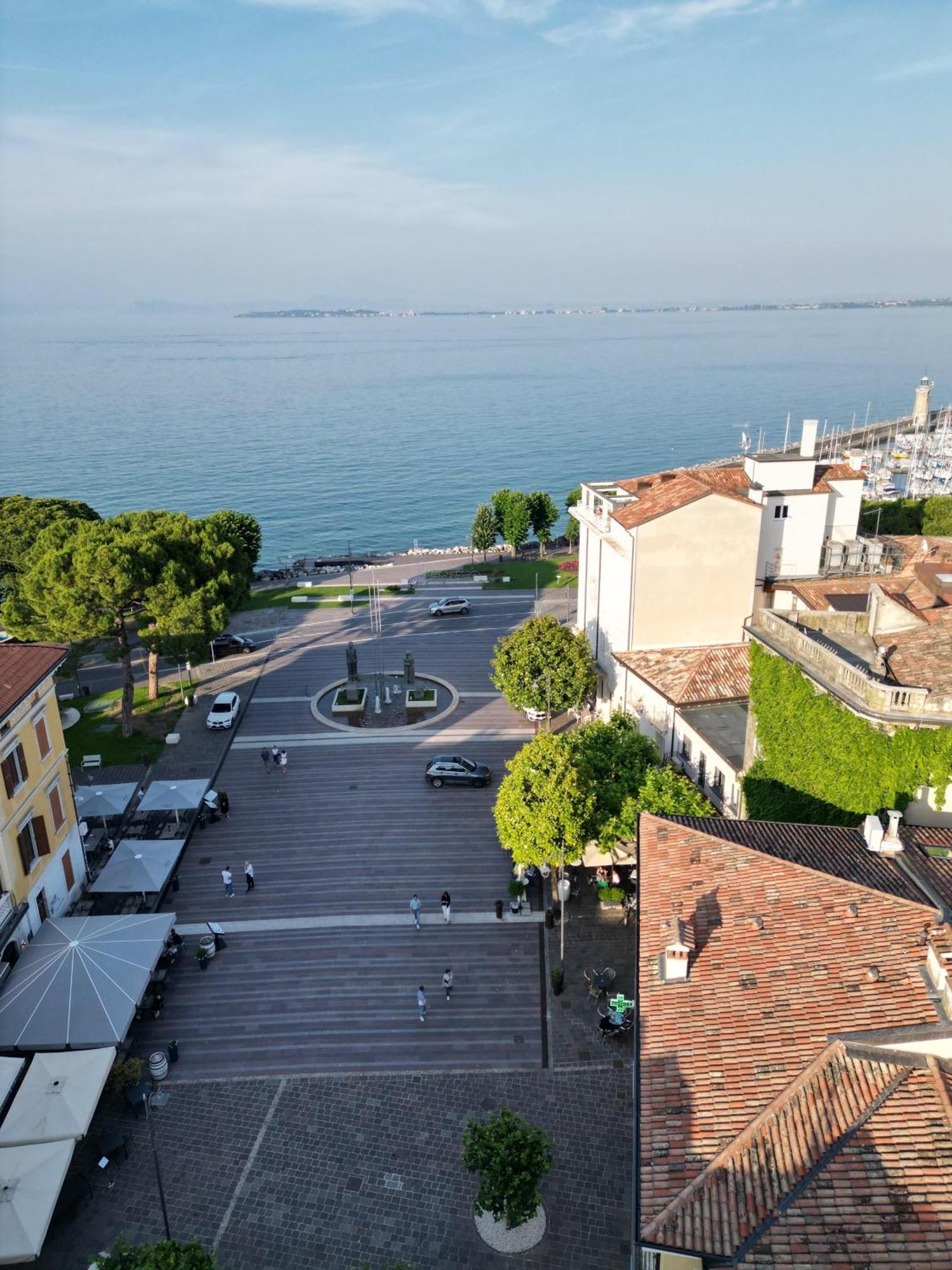 Splendid Apartment Desenzano del Garda Buitenkant foto