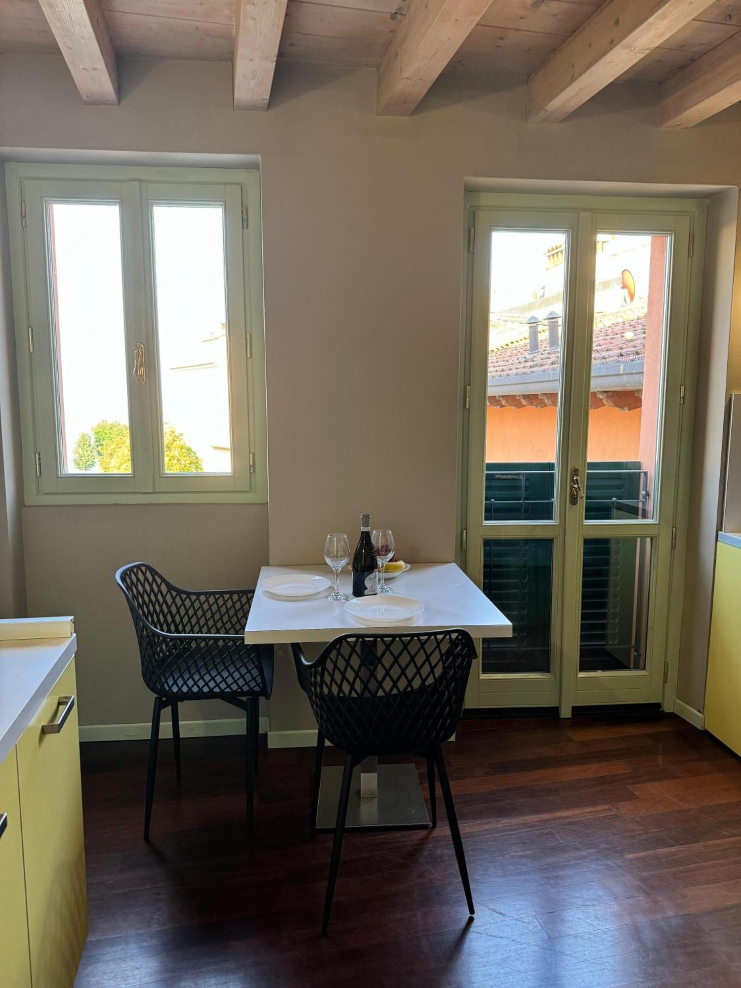 Splendid Apartment Desenzano del Garda Buitenkant foto