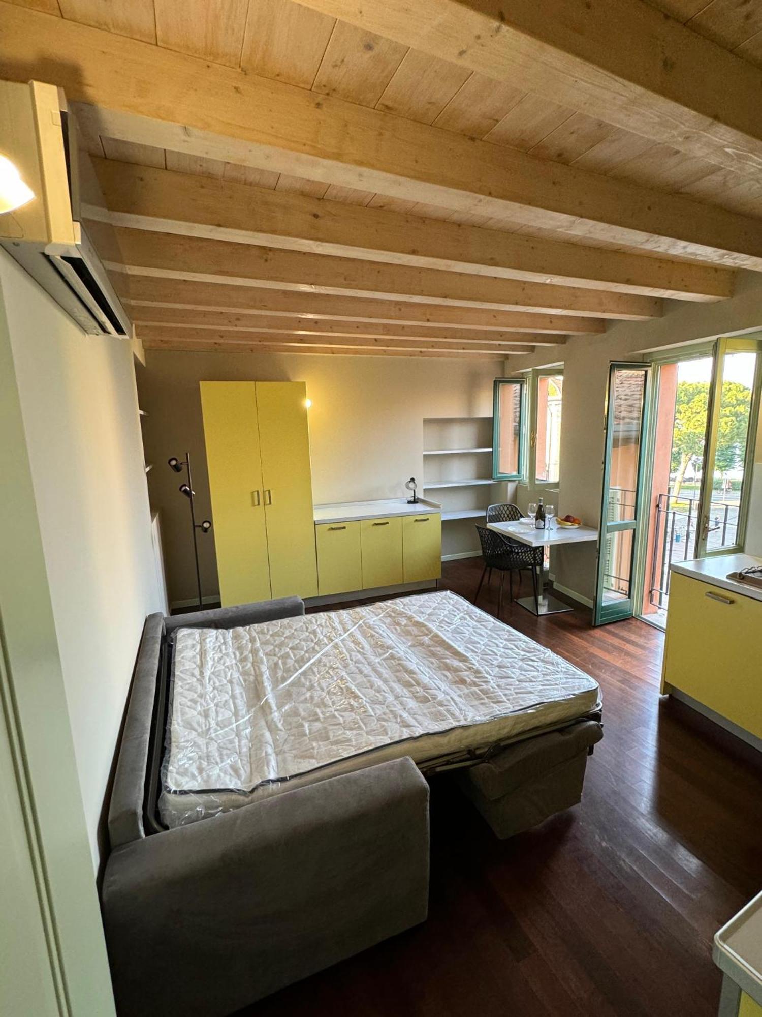 Splendid Apartment Desenzano del Garda Buitenkant foto