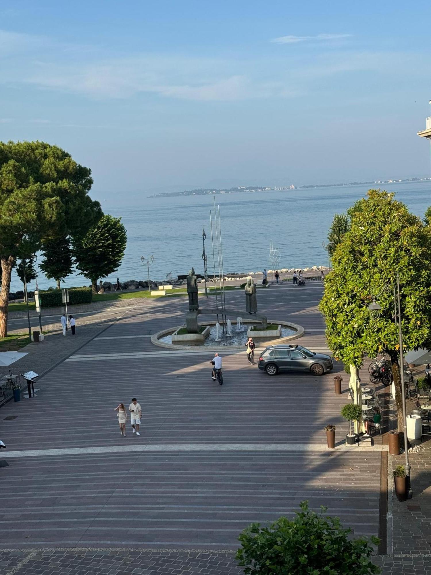Splendid Apartment Desenzano del Garda Buitenkant foto