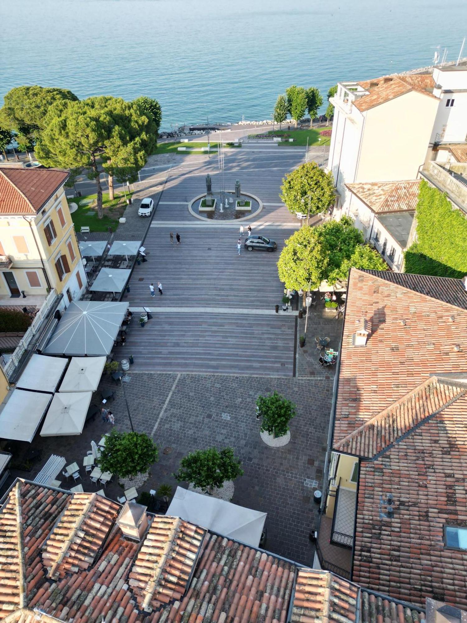 Splendid Apartment Desenzano del Garda Buitenkant foto